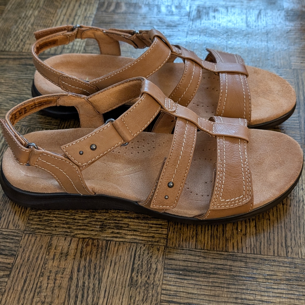 Clarks Artisan Beige Tan Sandals